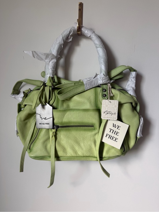 Free People Handbags - Free People matcha baby Emerson Leather Tote bag